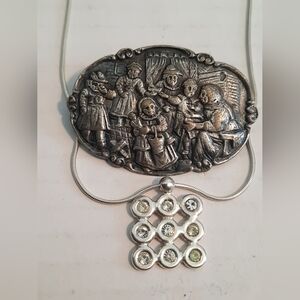 Elegant Silver Pendant Necklace